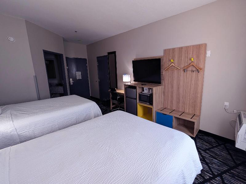 Room TWO QUEEN BEDS NON SMOKING
