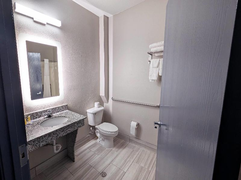 Days Inn & Suites Wyndham Augusta Near Fort Gordon — photo 5