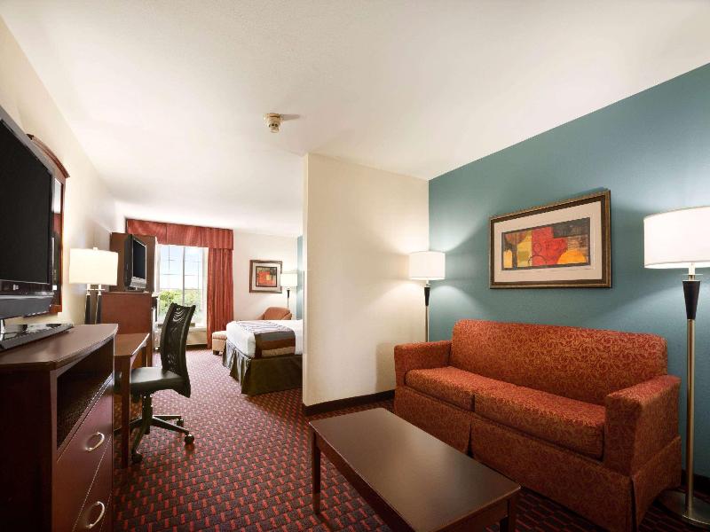 Wingate By Wyndham San Marcos image
