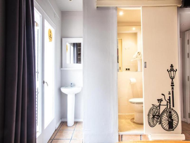 Ten Hostel image