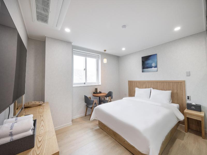 Dong Busan Tourist Hotel image