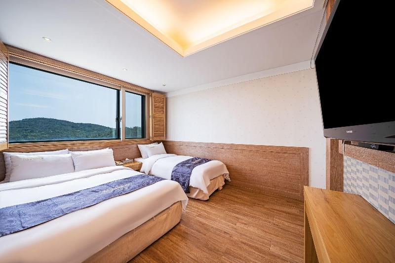 Inchon Prince Tourist Hotel image