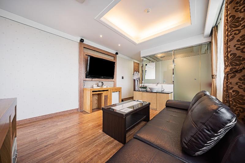 Inchon Prince Tourist Hotel image