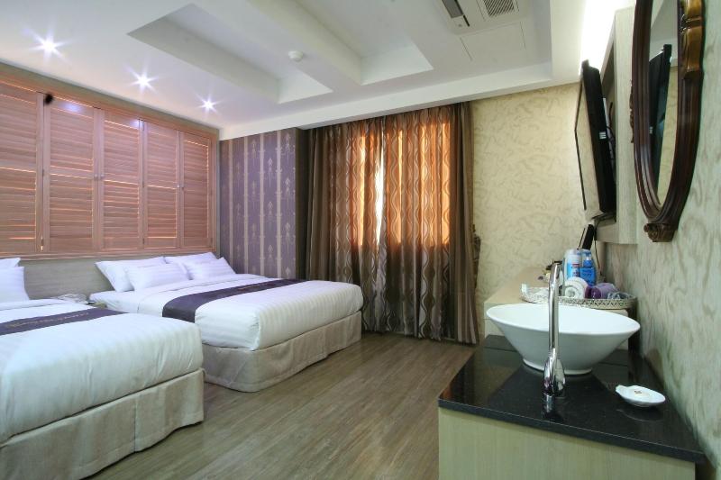 Inchon Prince Tourist Hotel image