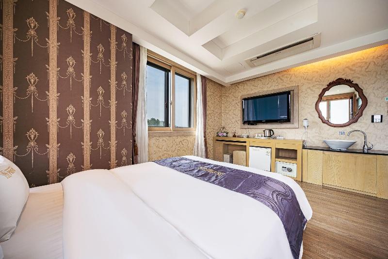 Inchon Prince Tourist Hotel image