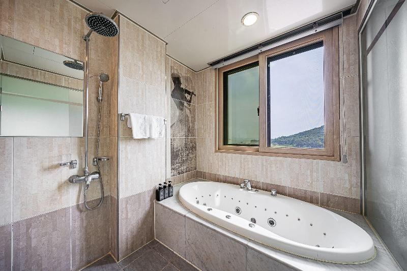 Inchon Prince Tourist Hotel image