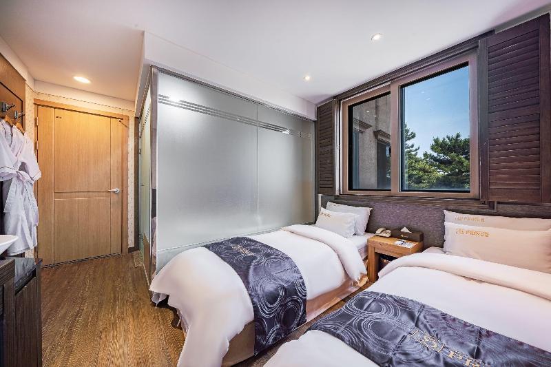 Inchon Prince Tourist Hotel image