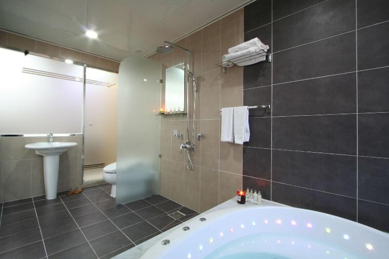Inchon Prince Tourist Hotel image