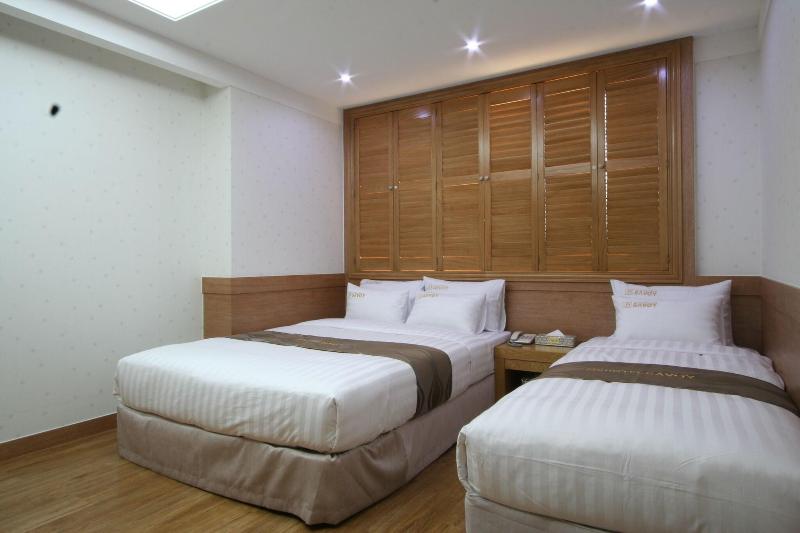 Inchon Prince Tourist Hotel image