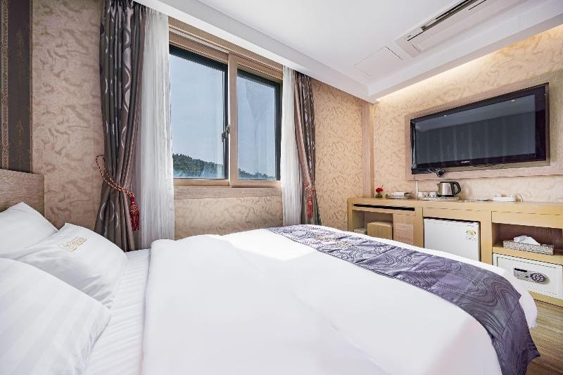 Inchon Prince Tourist Hotel image
