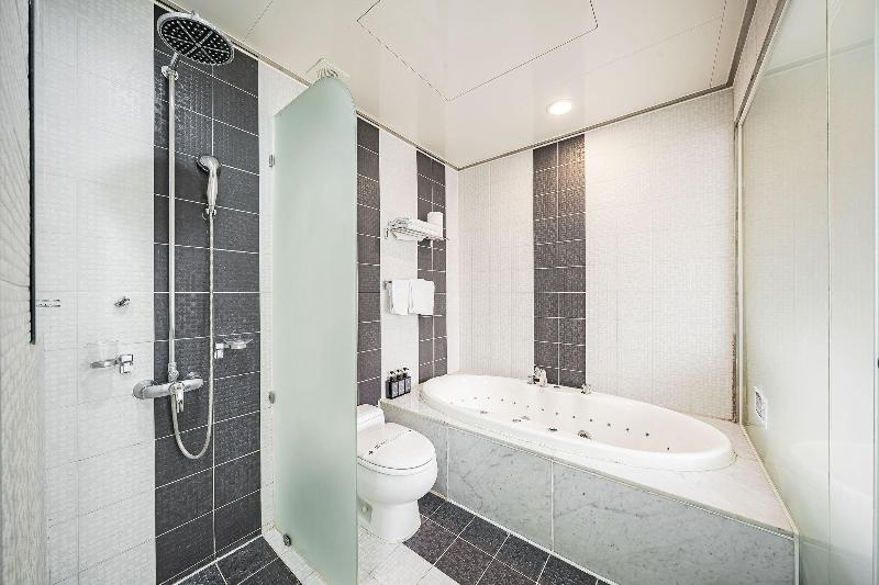 Inchon Prince Tourist Hotel image