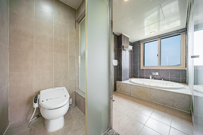 Inchon Prince Tourist Hotel image