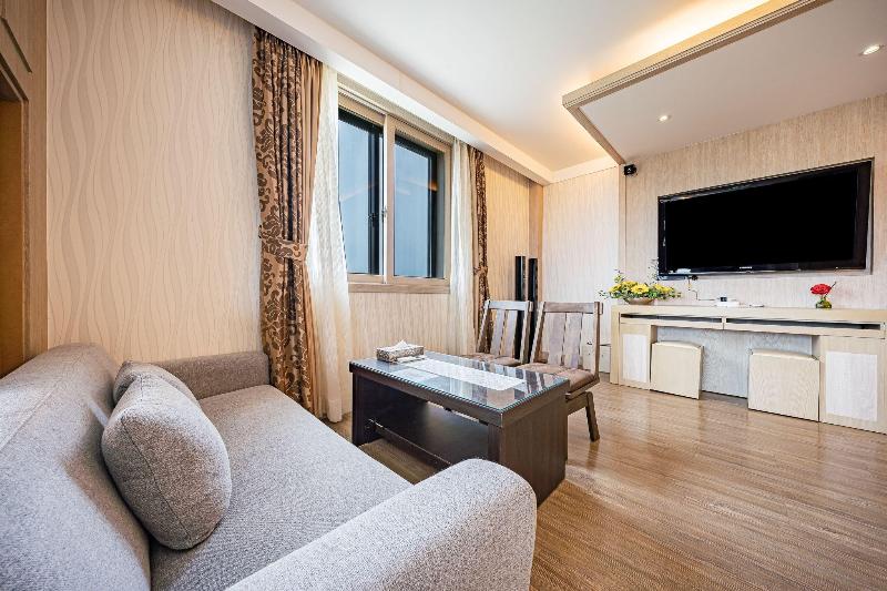 Inchon Prince Tourist Hotel image