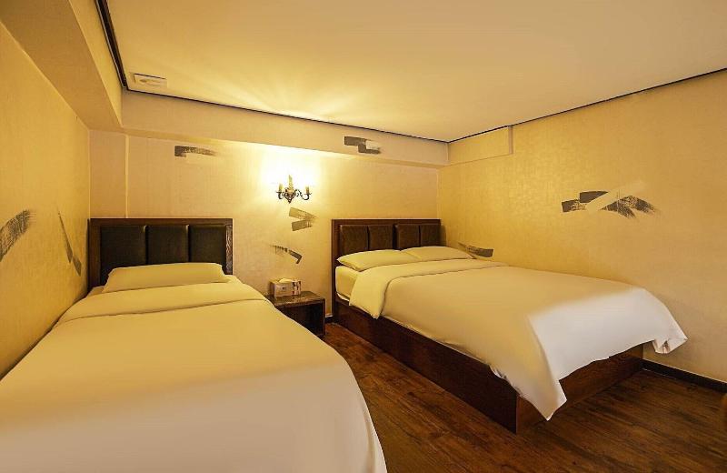 D.H Naissance Hotel image