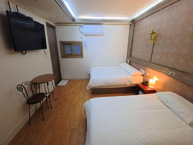 D.H Naissance Hotel image