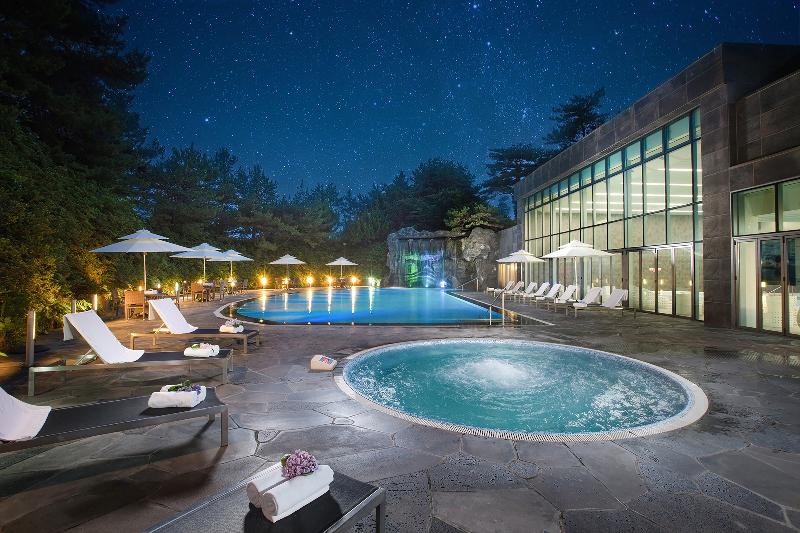 WE Hotel image
