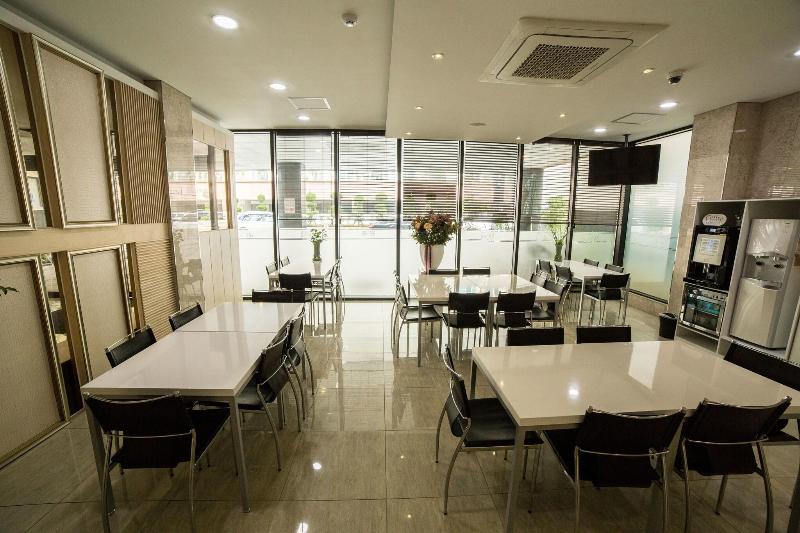 Reve Hotel Jeju image