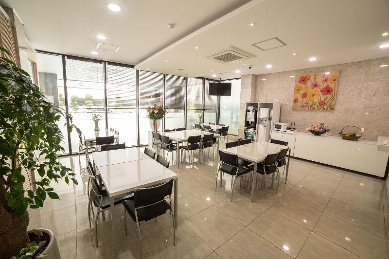 Reve Hotel Jeju image