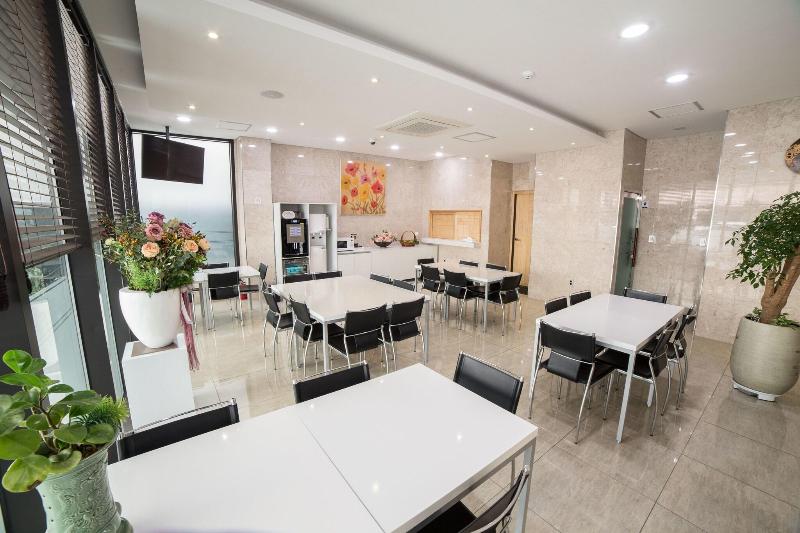 Reve Hotel Jeju image