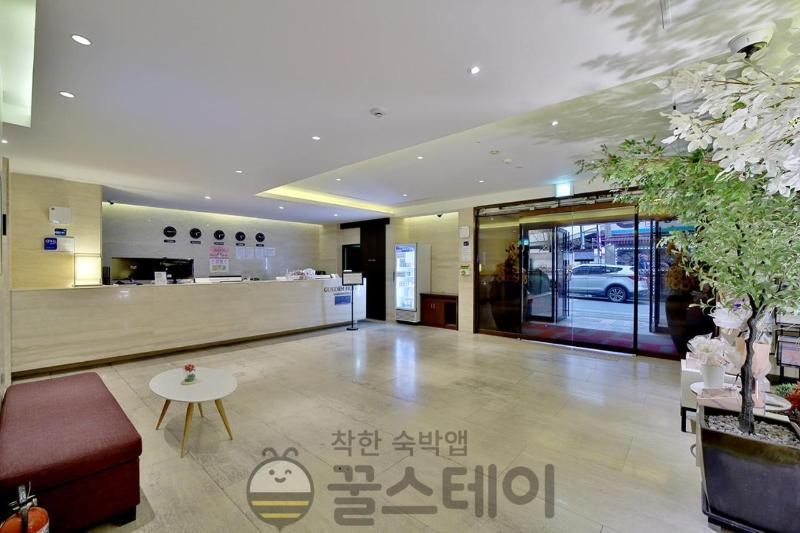 Golden Hotel image