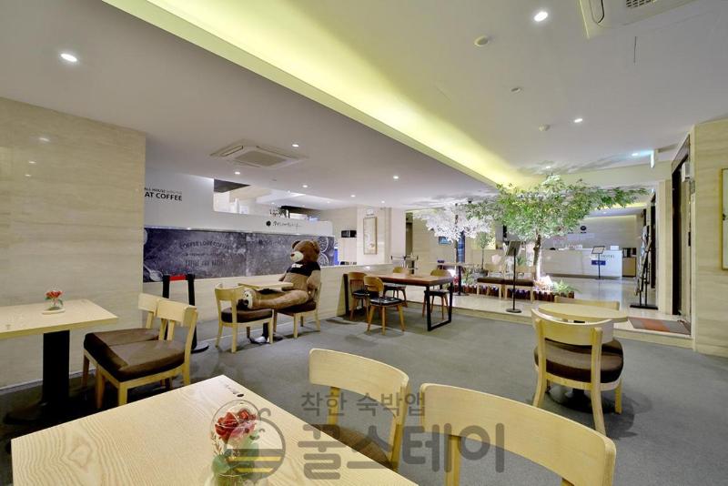 Golden Hotel image