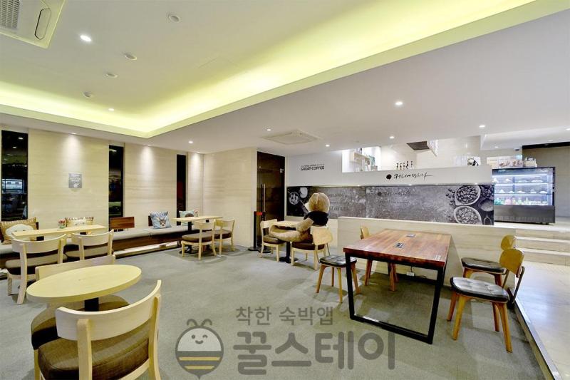 Golden Hotel image