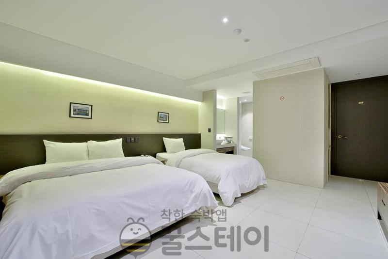 Golden Hotel image
