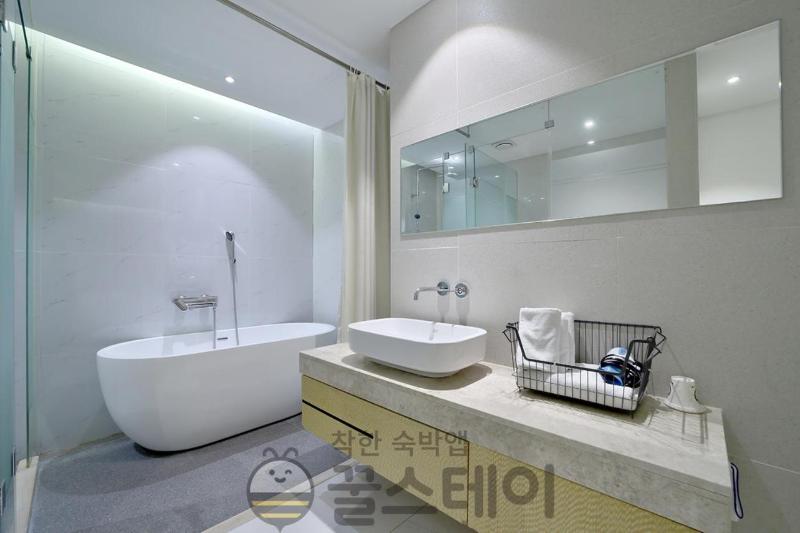 Golden Hotel image