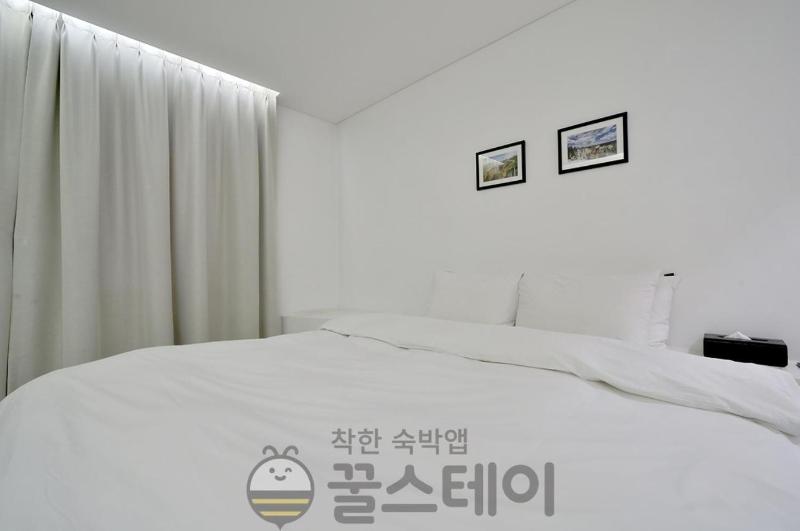 Golden Hotel image