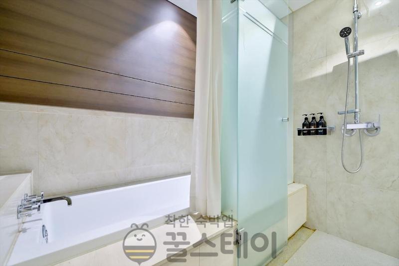 Golden Hotel image