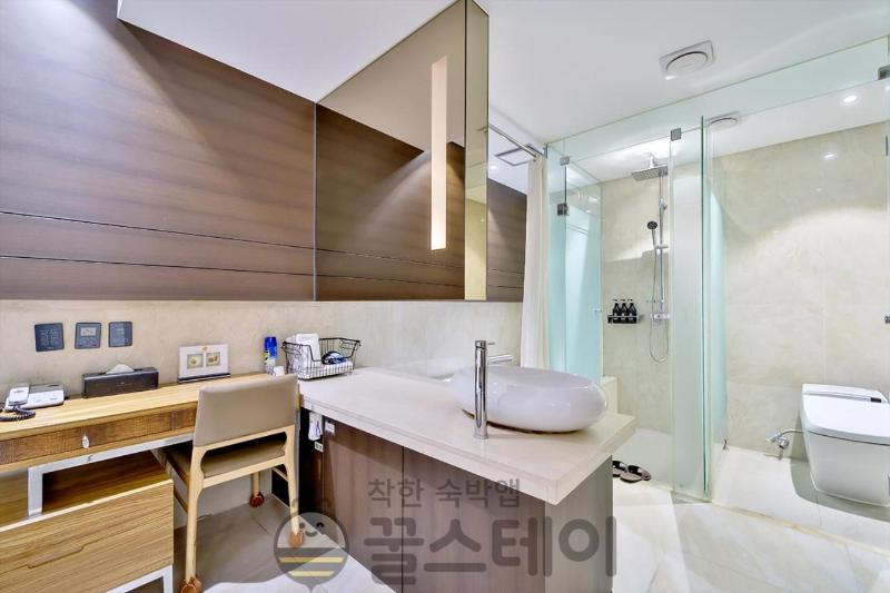 Golden Hotel image