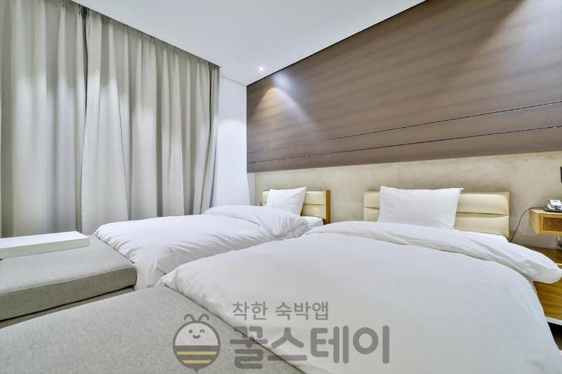 Golden Hotel image