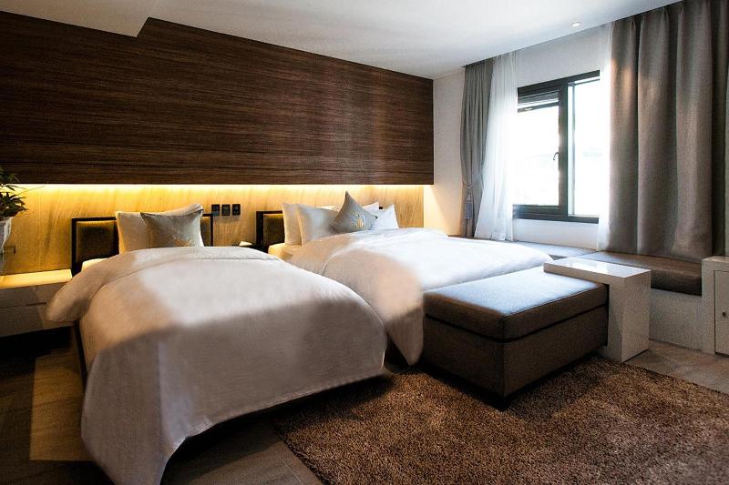 Golden Hotel image