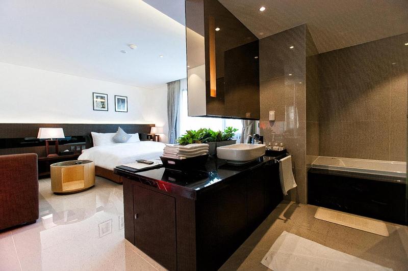 Golden Hotel image