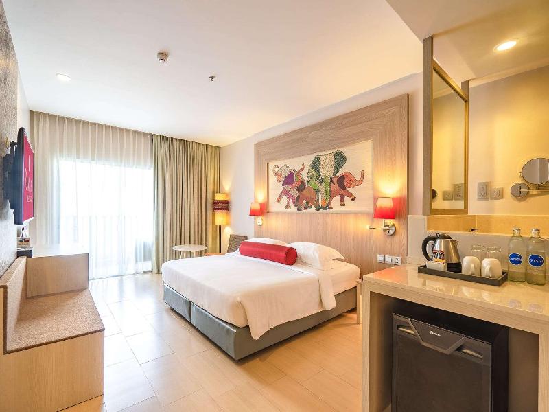 Ramada By Wyndham Phuket Deevana image
