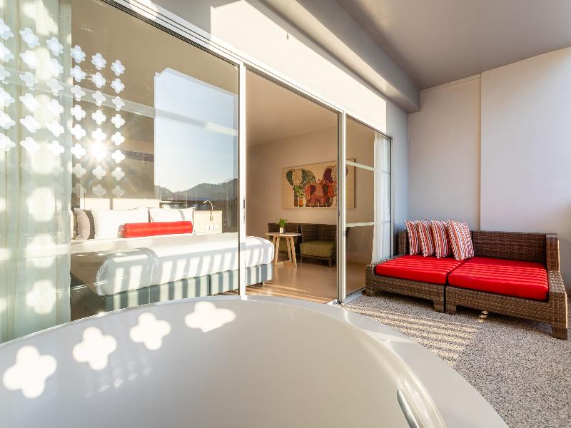 Ramada By Wyndham Phuket Deevana image
