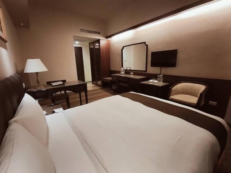 Urban Hotel 33 image