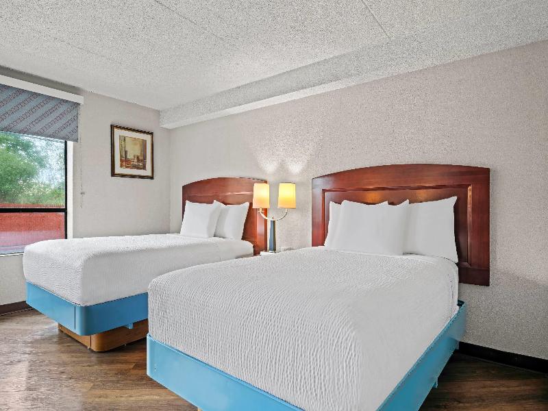 Days Inn By Wyndham Utica image