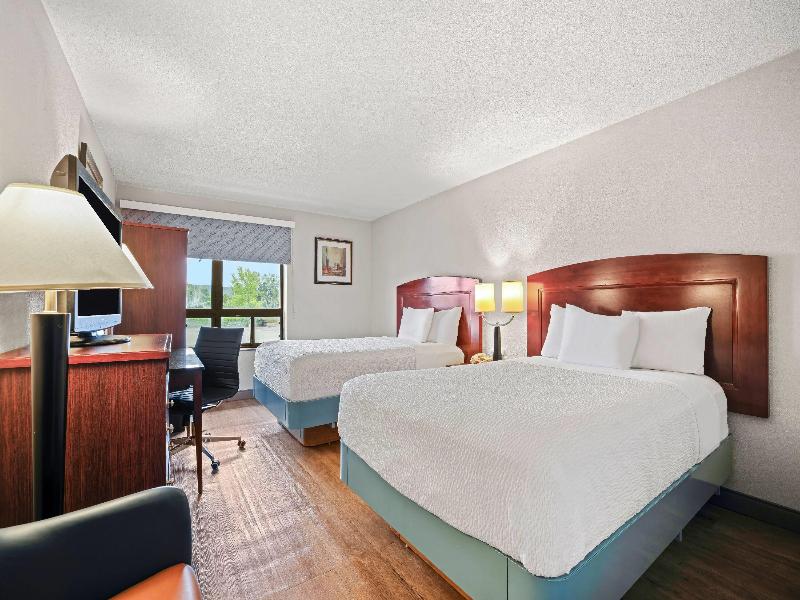 Days Inn By Wyndham Utica image