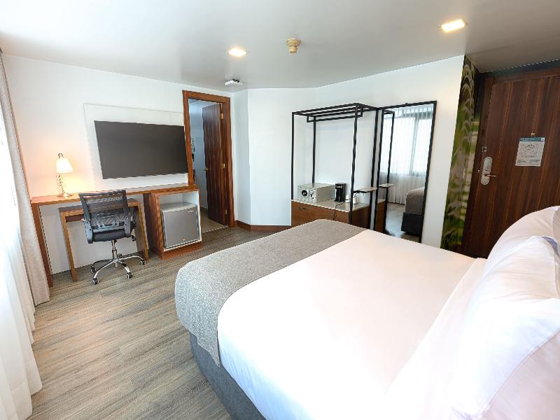 Wyndham Garden Quito image