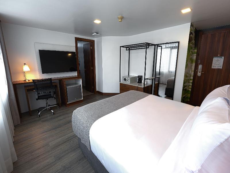 Wyndham Garden Quito image