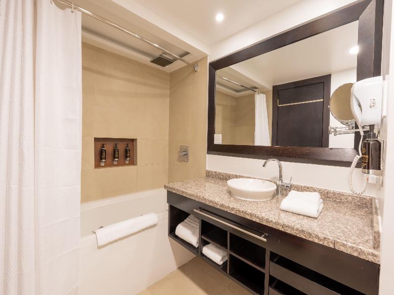 Wyndham Garden Quito image