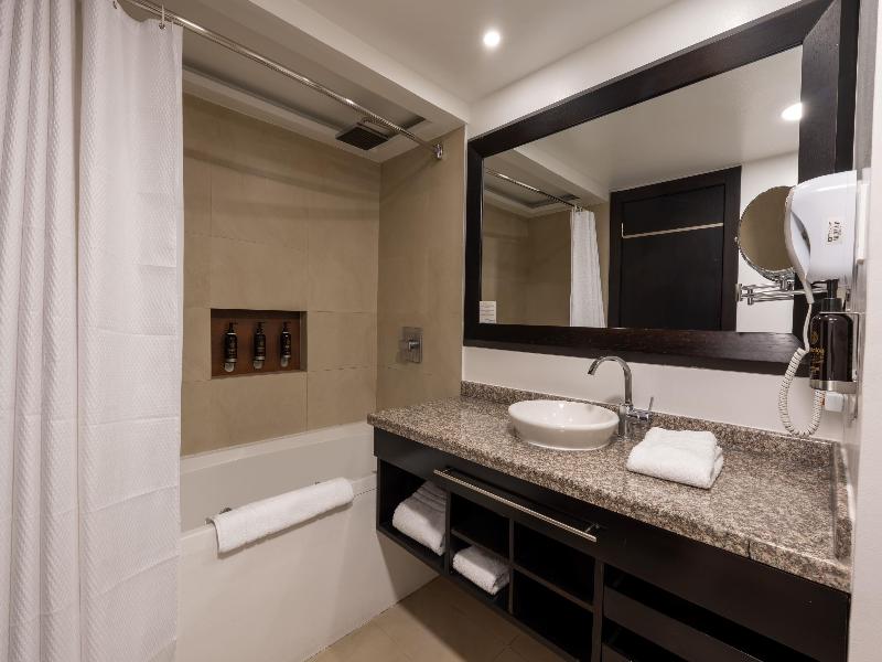 Wyndham Garden Quito image