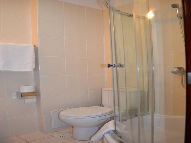 Plus Hotel image