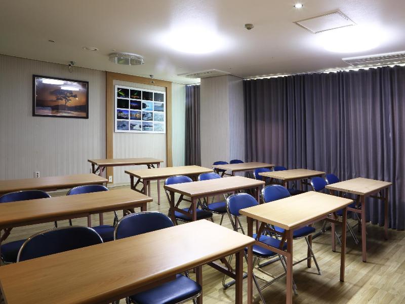 The Hotel Yeongjong Incheon Airport image