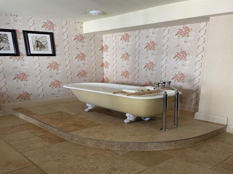 The George Hotel image