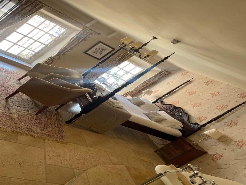 The George Hotel image