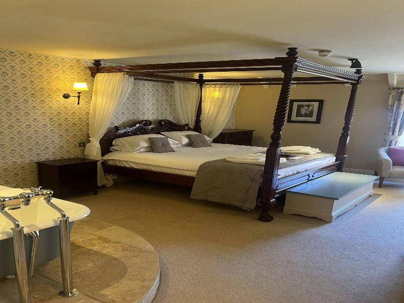 The George Hotel image