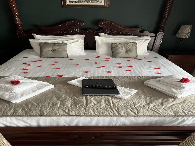 The George Hotel image