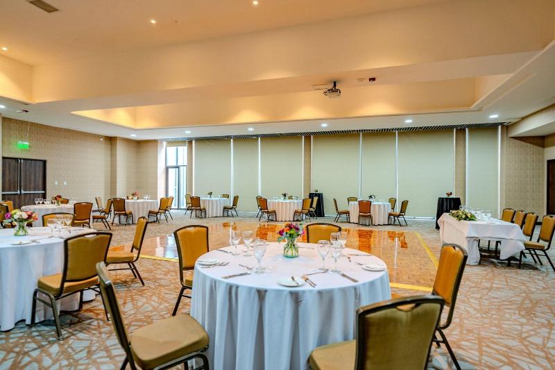 Courtyard by Marriott Santiago Airport image
